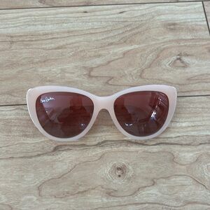 Cat eye sunglasses